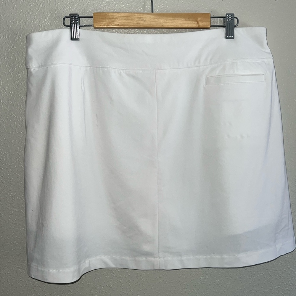 Lady Hagen Classic White athletic Skort - Picture 3 of 3